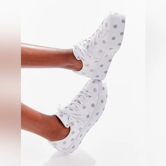 BNIB Converse One-Star Platform Polka Dot Sneaker (Ltd. Ed.) - Picture 3 of 4
